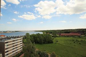 vista sul fiume da un edificio di Ferienpark N09-008 Ferienpark a Heiligenhafen