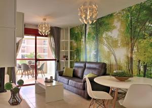 A seating area at Edificio Amatista