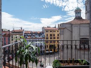 A general view of Milánó or a view of the city taken from Az apartmant