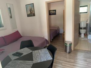 Posedenie v ubytovaní Sunny Side Apartments