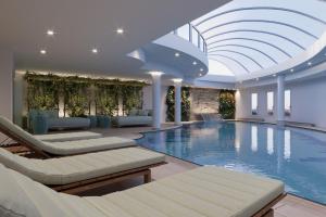 Басейн в Aegean Melathron Thalasso Spa Hotel або поблизу