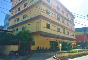 Фасада или вход на Hotel Pelita Terang