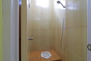 Kamar mandi di Surya Homestay Pekanbaru