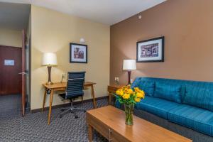 Posezení v ubytování Best Western Plus Shamrock Inn & Suites