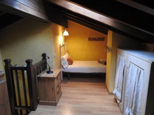 Rúm í herbergi á Acogedor Refugio en la Vall d'Incles, HUT1-05073