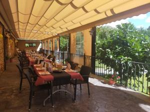 A restaurant or other place to eat at Palacio del Conde de Rebolledo