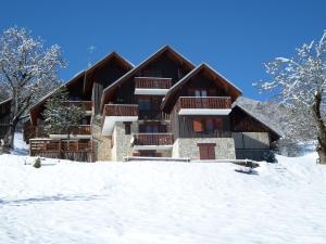 Chalet Lucie LE CHEVAL NOIR v zimě
