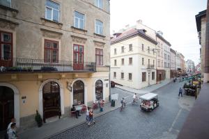 Gallery image of Lux Apartment on Virmenska 3- with 2 separate bedrooms in Lviv