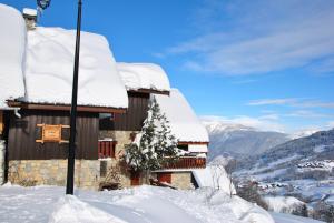Chalet Lucie LE CHEVAL NOIR v zimě