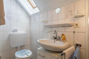 Koupelna v ubytování Ferienhof Wetzel Fewo 2 + 18 fotografií