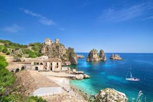 Foto dalla galleria di VILLA OASI a 50 mt dalla spiaggia ad Alcamo Marina