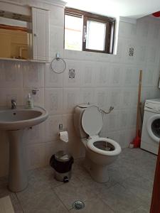 Ένα μπάνιο στο Μπαλκόνι του Αιγαίου father's house in Kimi +37 φωτογραφίες