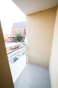 vista dal balcone di un edificio di Apartament Piano Centrum a Racibórz