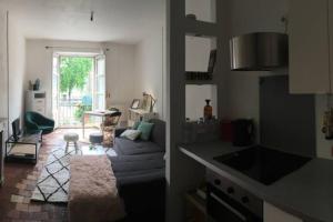 Kuchyň nebo kuchyňský kout v ubytování Appartement plein centre Nantes