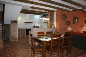 ห้องอาหารหรือที่รับประทานอาหารของ La Casa del Azafrán