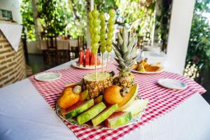 Comida na casa de hóspedes ou em algum lugar perto