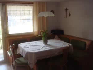 A seating area at Apartment Sutterlüty