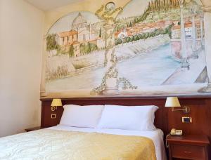 Posteľ alebo postele v izbe v ubytovaní Hotel Aurora + 37 fotografií