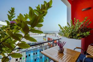 Bazén v ubytování CALAO Kep Residence Hotel nebo v jeho okolí