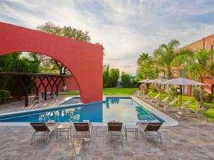 Bazén v ubytování Fiesta Inn Aguascalientes nebo v jeho okolí