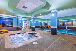 Басейн в или близо до Holiday Inn Express Guymon, an IHG Hotel