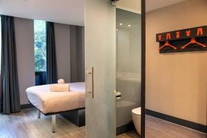 Gallery image of easyHotel London City Shoreditch in London