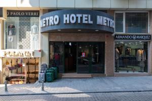 イスタンブールにあるMetro Hotelのホテル前面