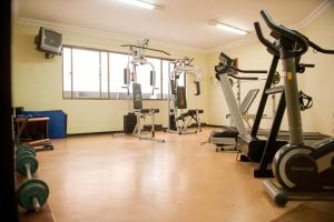 Fitness center at/o fitness facilities sa Maitá Palace Hotel