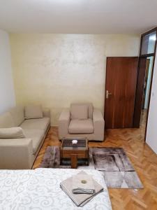 Area soggiorno di Apartman dt Valjevo