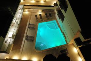 Výhled na bazén z ubytování La Contessa nebo okolí