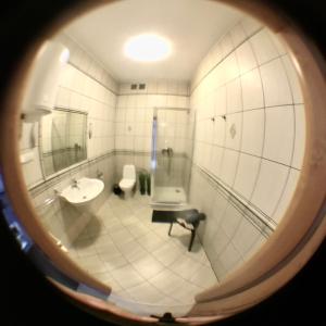 Koupelna v ubytování Apartamenty Długa 6