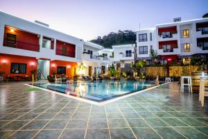 Bazén v ubytování CALAO Kep Residence Hotel nebo v jeho okolí