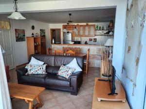 A kitchen or kitchenette at Tramuntana 37, 1°