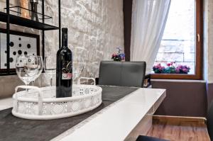 Nápoje v ubytování Luxury Apartment KASTELA ANTIKA