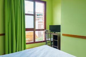 Llit o llits en una habitació de Hostal Frasca by Vivere Stays
