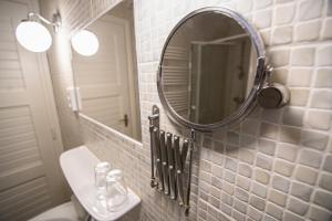 A bathroom at Jégverem Fogadó