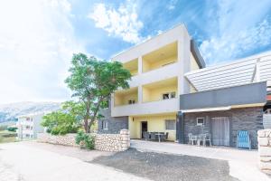 Gallery image of Apartments Lili in Pag