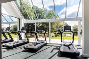 
The fitness center and/or fitness facilities at Kingfisher Hotel, Golf and Country Club
