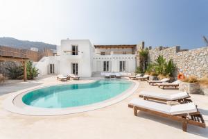 Bazén v ubytování Villa Veneta Mykonos nebo v jeho okolí
