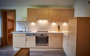 Kuchnia lub aneks kuchenny w obiekcie Appartements Christine