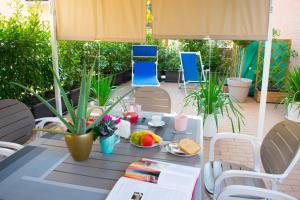 Jedlo v ubytovaní bed & breakfast alebo blízkom okolí