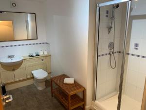 Ένα μπάνιο στο Caledonian Apartment +11 φωτογραφίες