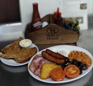 Food at or somewhere near the bed & breakfast 