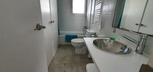 Koupelna v ubytování Apartamento en primera linea de mar - Sant Antoni de Calonge