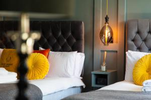 Postel nebo postele na pokoji v ubytování Phoenix Hotel Liverpool
