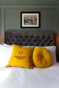 Postel nebo postele na pokoji v ubytování Phoenix Hotel Liverpool