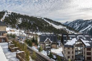 a view of a resort in the snow at Mike by Totiaran in Baqueira-Beret