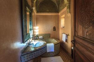 Koupelna v ubytování Kasbah Tabelkoukt