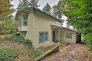 Gallery image of Warm Beach Hideaway with Private Beach! in Stanwood