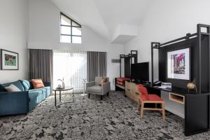 Area tempat duduk di The Crystal Lodge